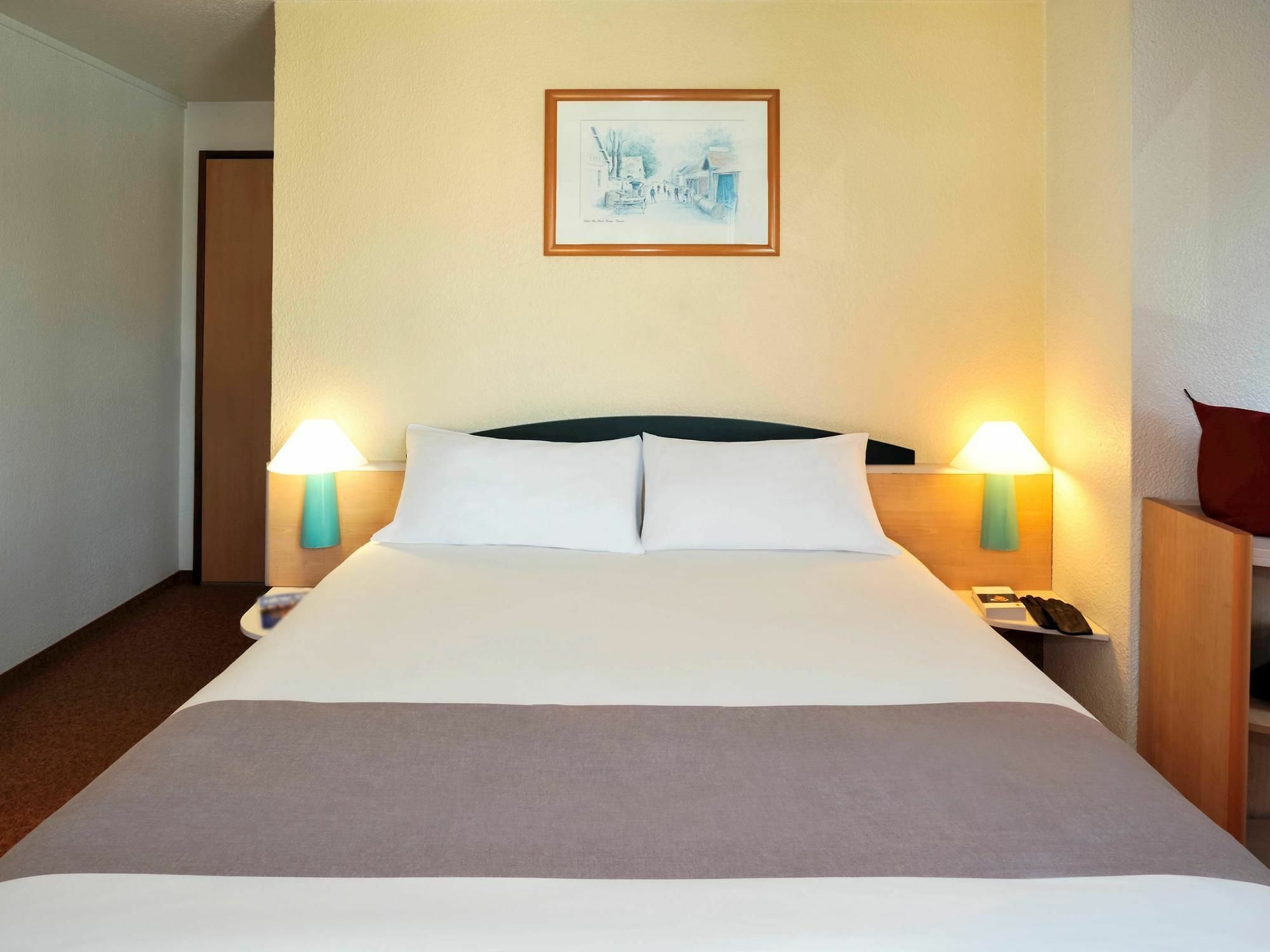 Ibis Styles Boulogne Sur Mer Centre Cathedrale Exterior photo